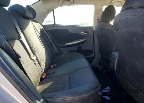 2013 Toyota Corolla Base из США, поврежденный, VIN 2T1BU4EE5DC030907